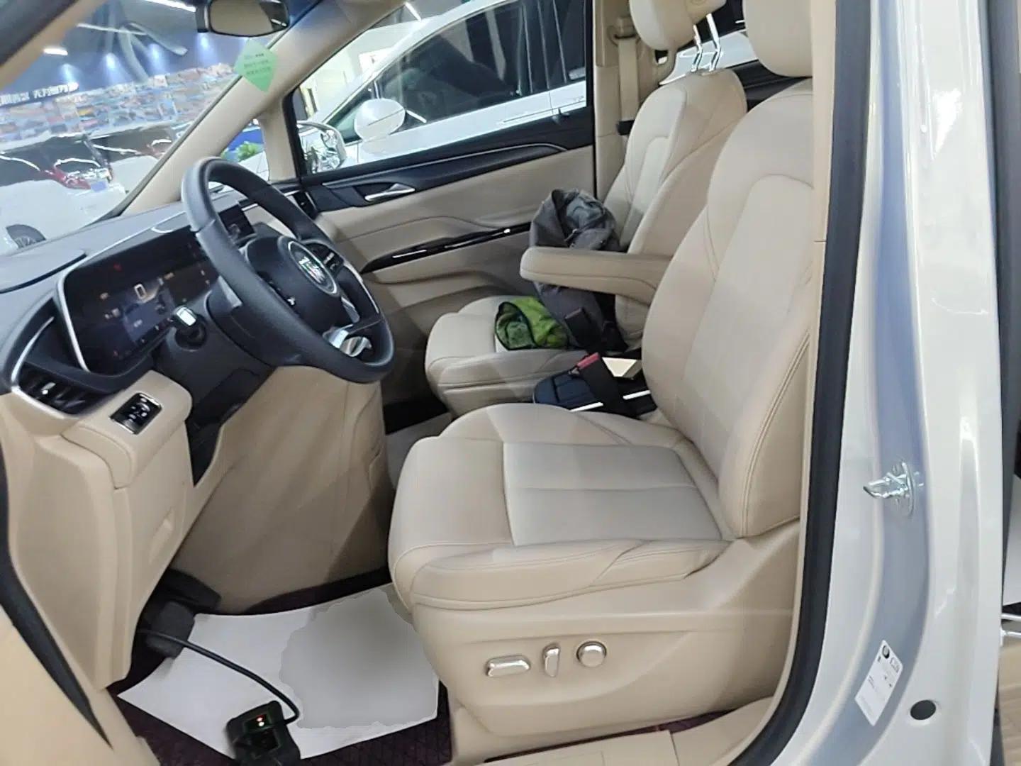 Buick GL8 New Energy 2025 Lushang First-Drive Edition 7-Seater — миниатюра 17
