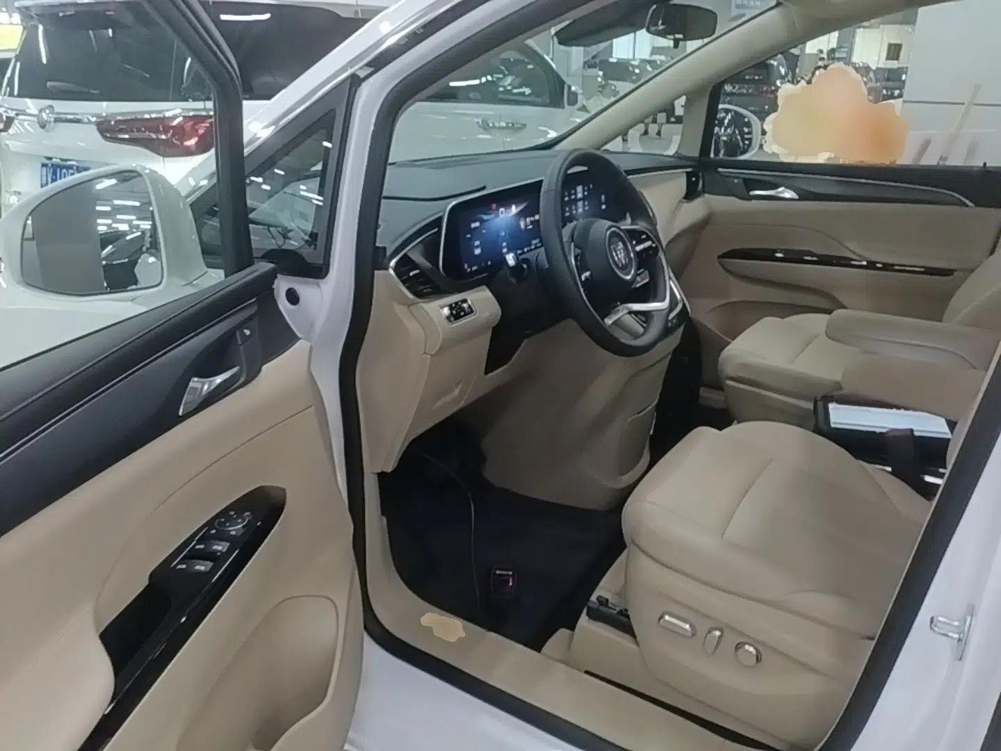 Buick GL8 New Energy 2025 Lu Shang Luxury Edition 7-Seater — миниатюра 18
