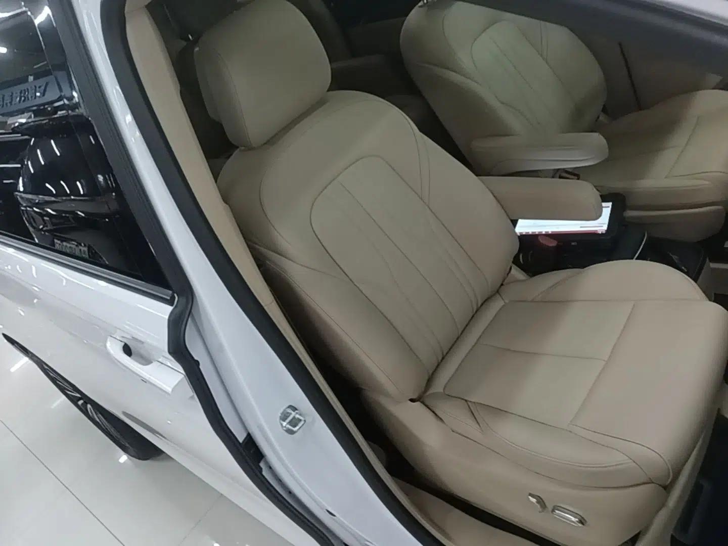 Buick GL8 New Energy 2025 Lu Shang Luxury Edition 7-Seater — миниатюра 19