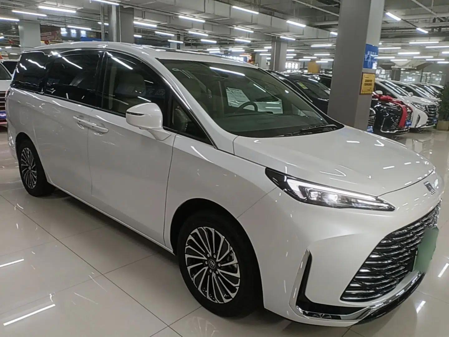 Buick GL8 New Energy 2025 Lu Shang Luxury Edition 7-Seater — миниатюра 3