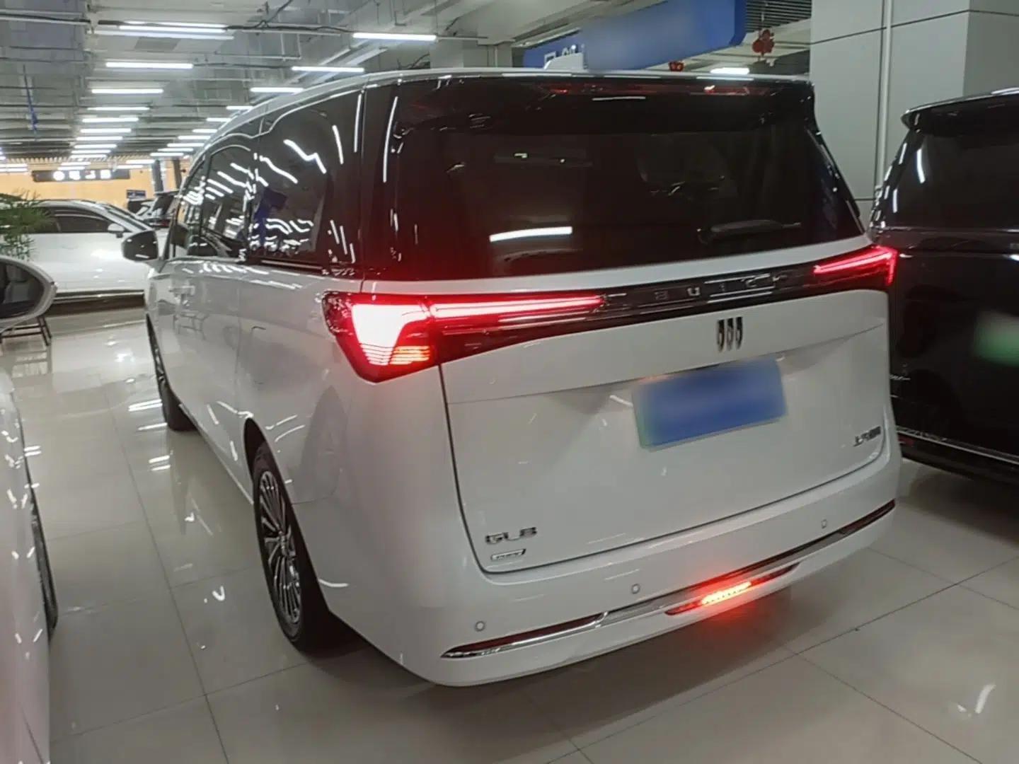 Buick GL8 New Energy 2025 Lu Shang Luxury Edition 7-Seater — миниатюра 4