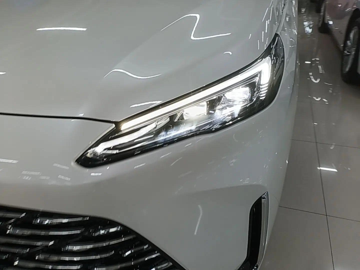 Buick GL8 New Energy 2025 Lu Shang Luxury Edition 7-Seater — миниатюра 8