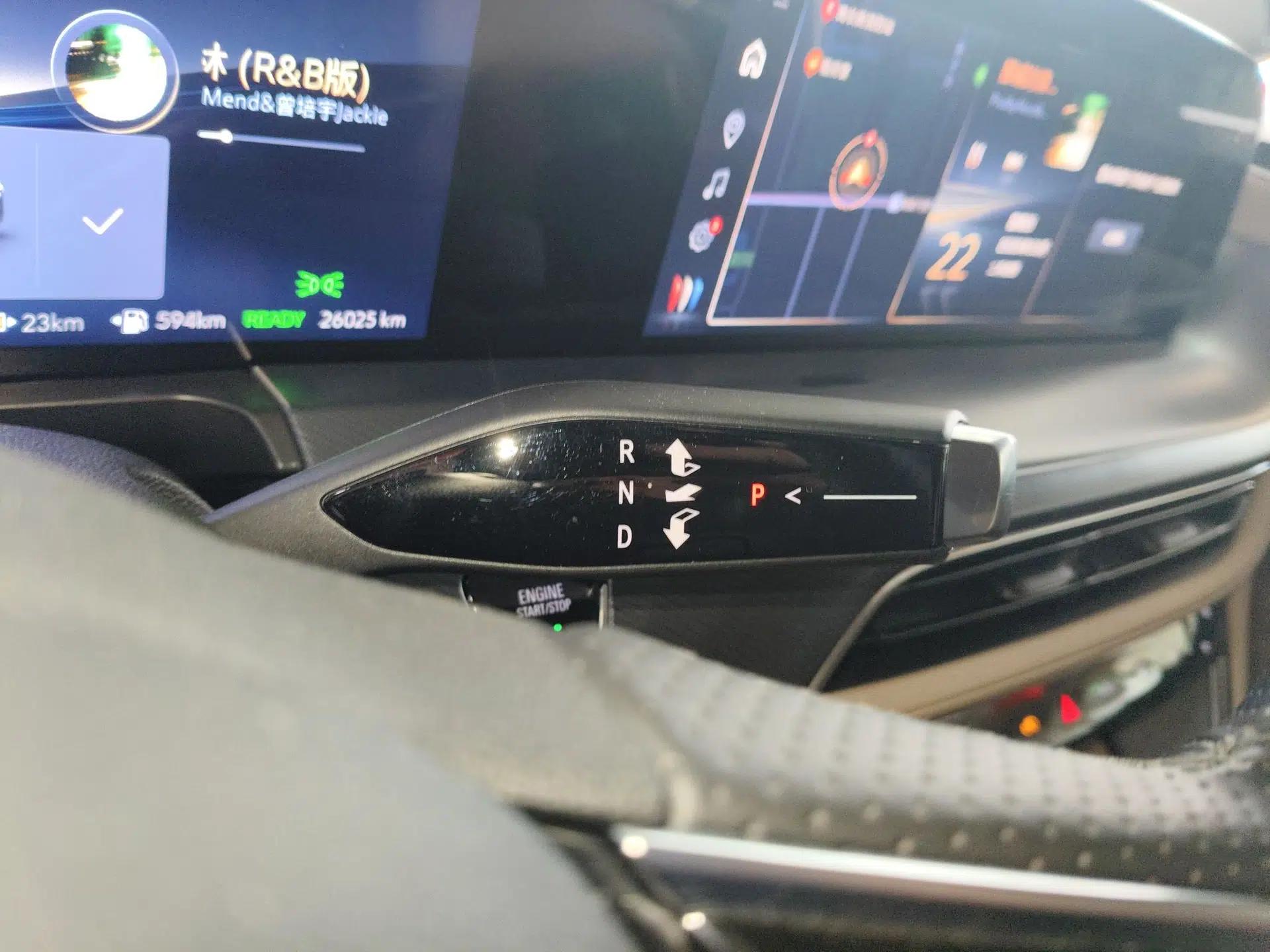 Buick GL8 New Energy 2025 Lu Shang Luxury Edition 7-Seater — миниатюра 16