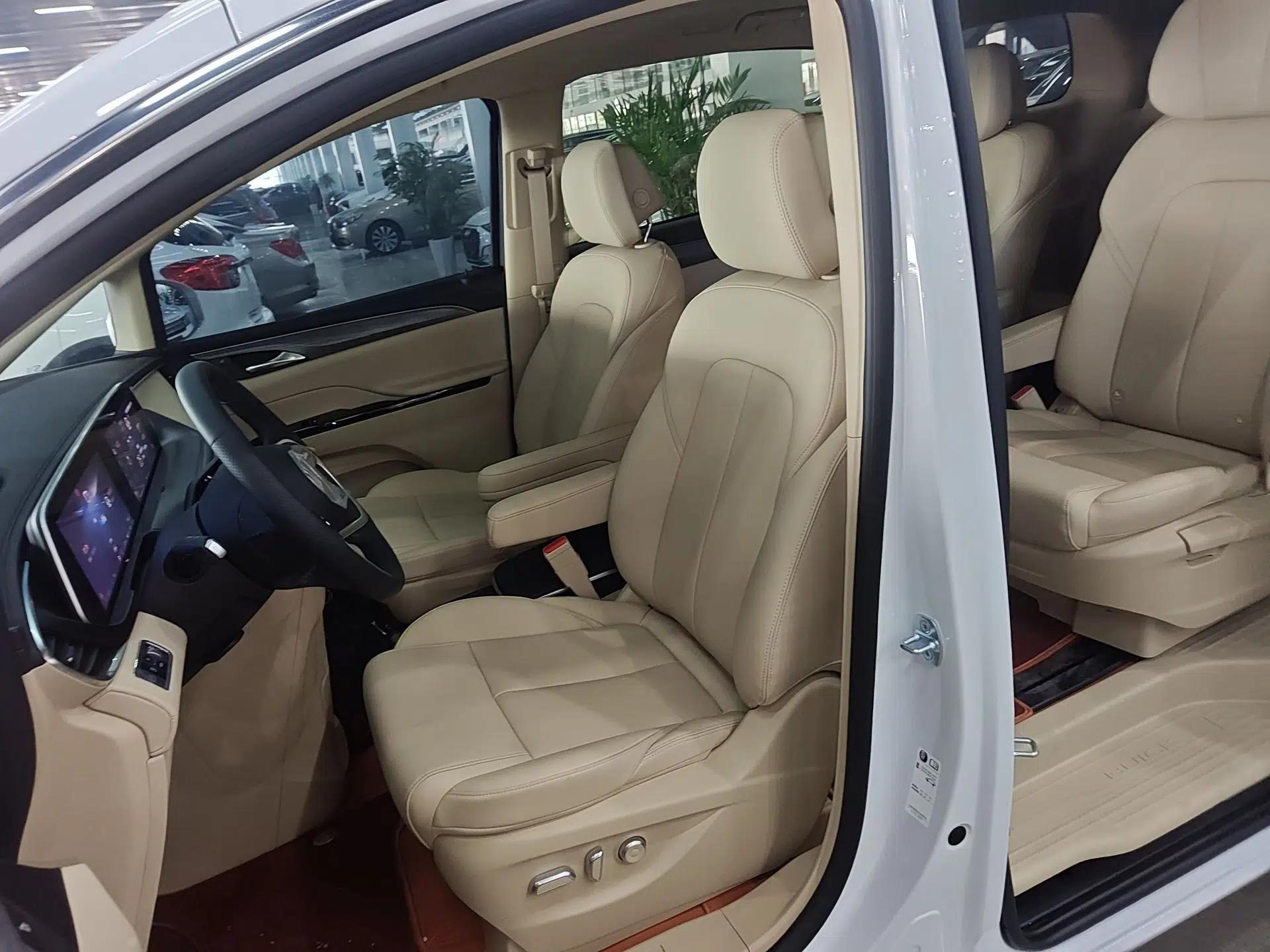 Buick GL8 New Energy 2025 Lu Shang Smart Enjoyment Edition 7-Seater — миниатюра 17