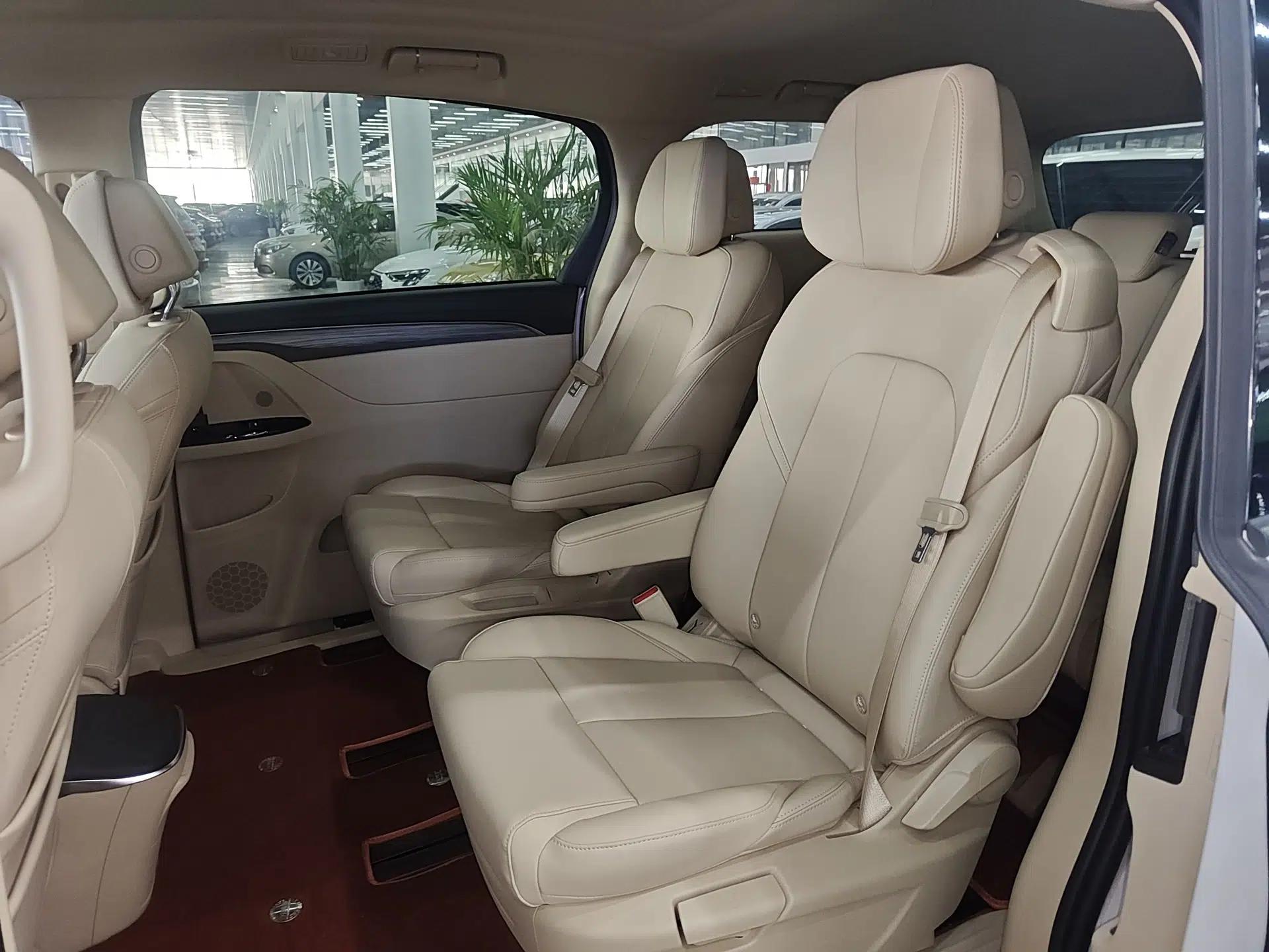 Buick GL8 New Energy 2025 Lu Shang Smart Enjoyment Edition 7-Seater — миниатюра 20
