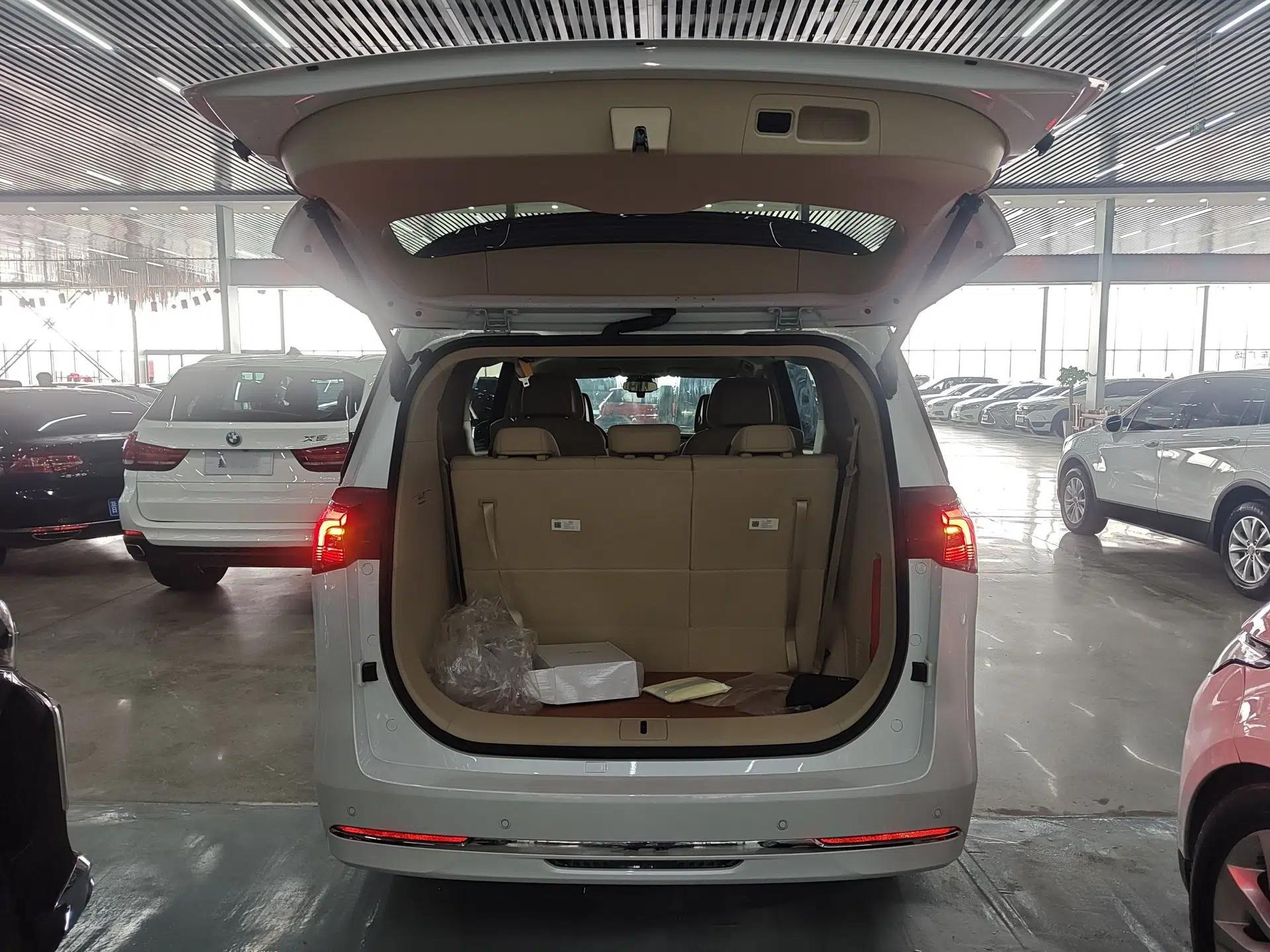 Buick GL8 New Energy 2025 Lu Shang Smart Enjoyment Edition 7-Seater — миниатюра 22