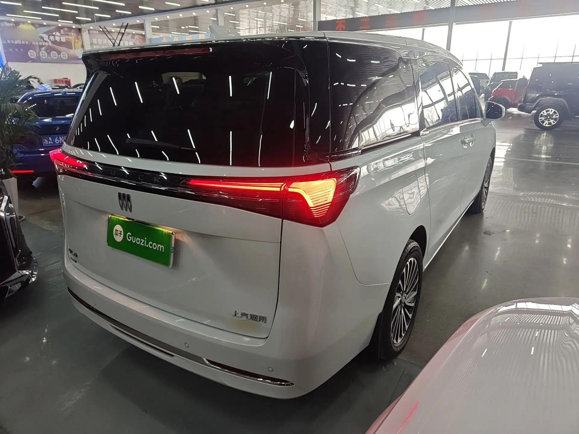 Buick GL8 New Energy 2025 Lu Shang Smart Enjoyment Edition 7-Seater — миниатюра 4