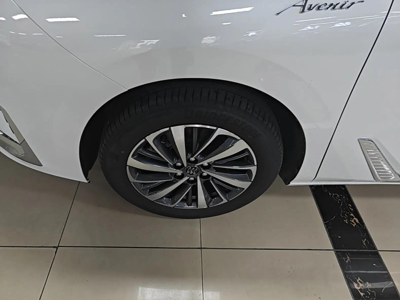 Buick GL8 New Energy 2026 Model Lu Zun Smart Enjoyment Edition — миниатюра 15