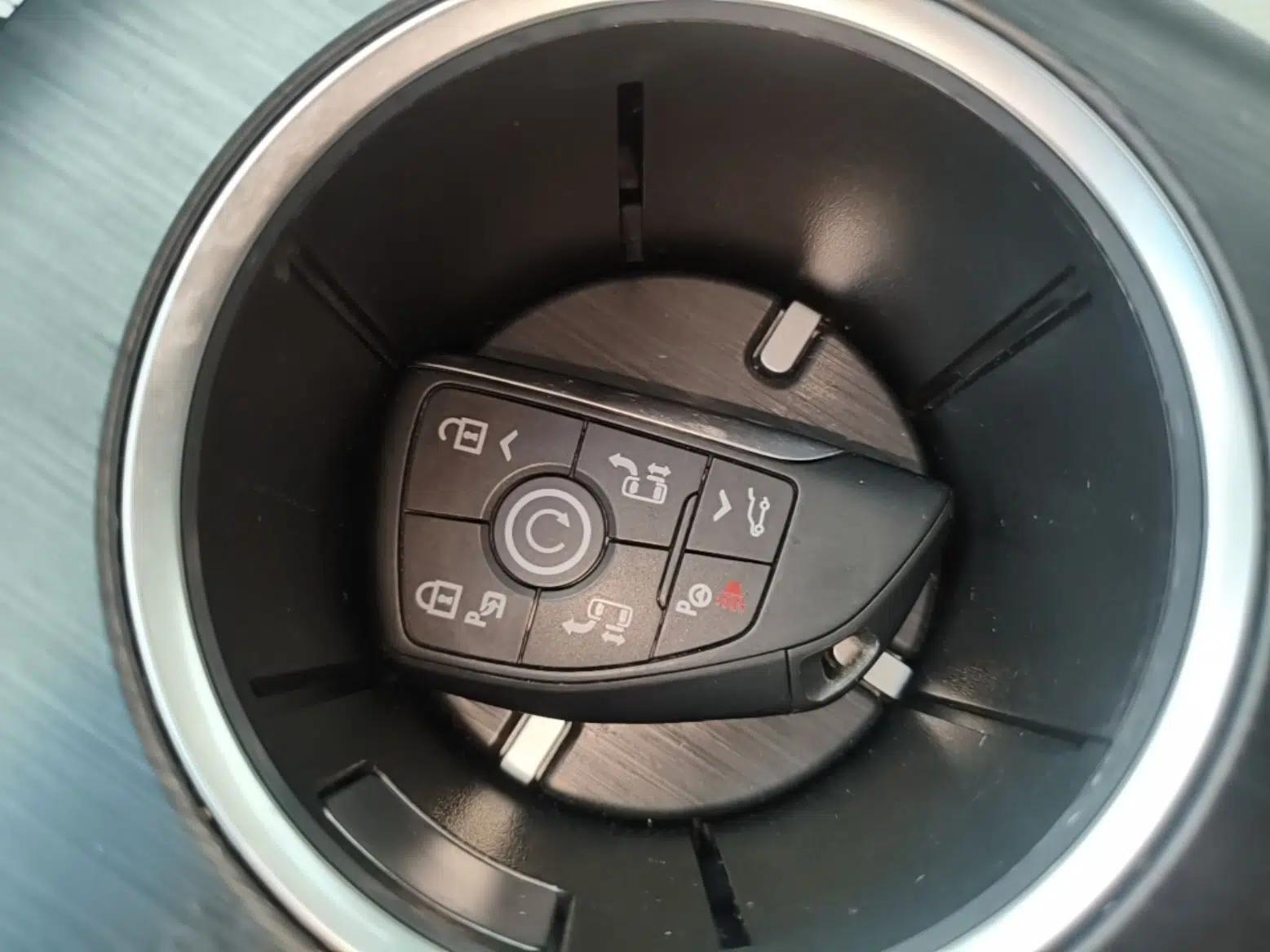Buick GL8 New Energy 2024 Lu Zun Luxury Edition 6-Seater — миниатюра 28