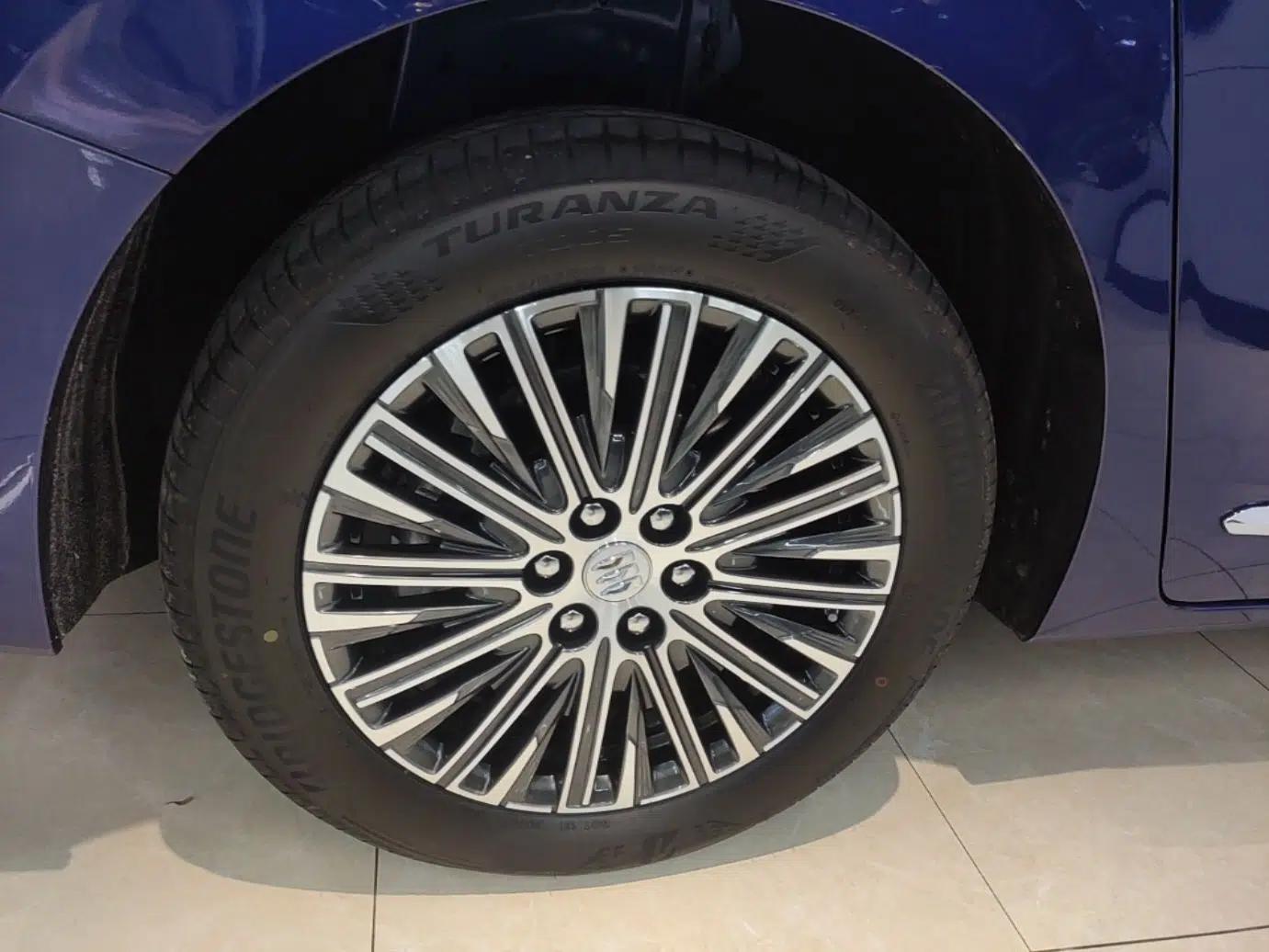 Buick GL8 New Energy 2024 Lu Zun Luxury Edition 6-Seater — миниатюра 11