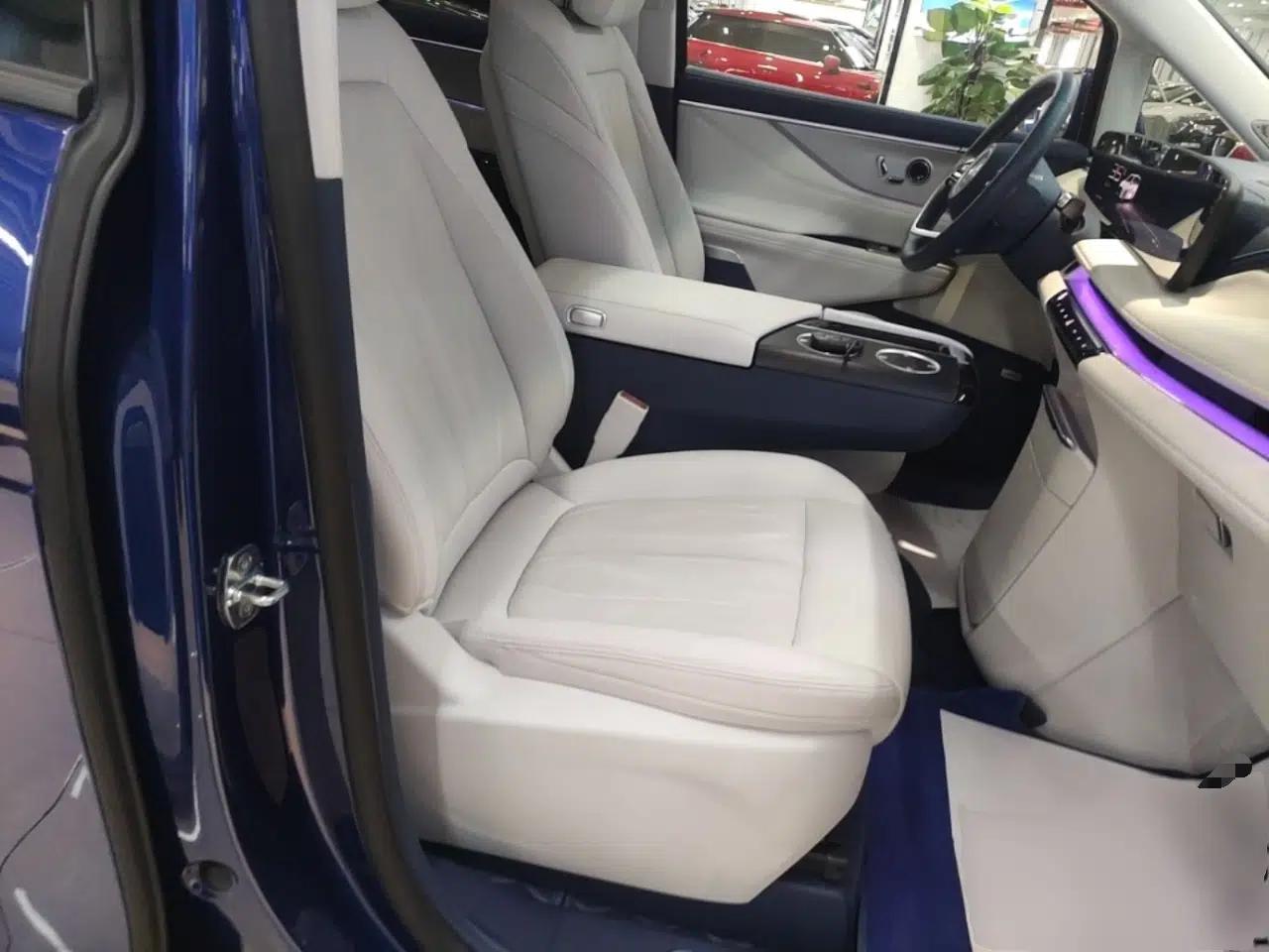 Buick GL8 New Energy 2024 Lu Zun Luxury Edition 6-Seater — миниатюра 19