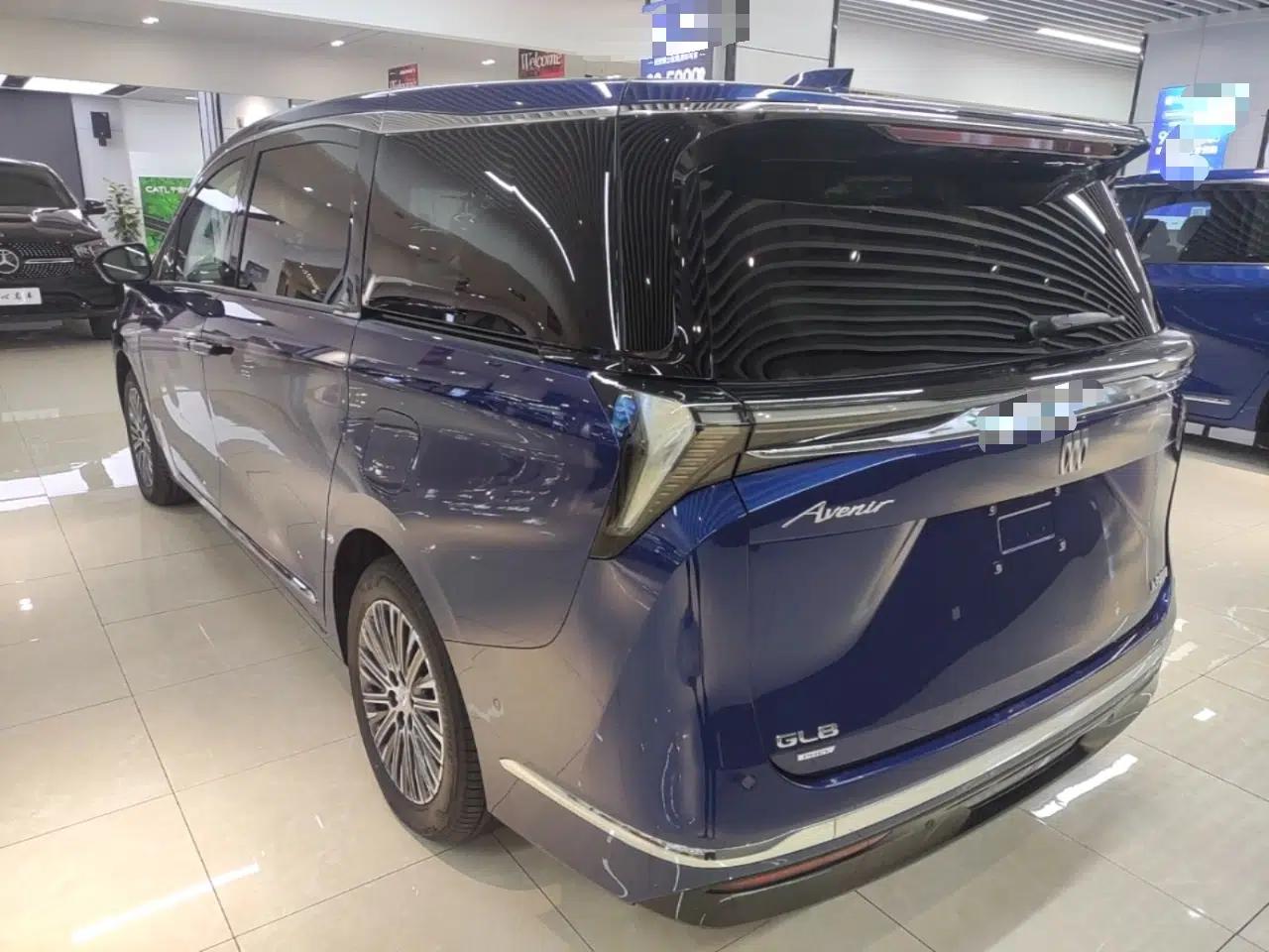 Buick GL8 New Energy 2024 Lu Zun Luxury Edition 6-Seater — миниатюра 4