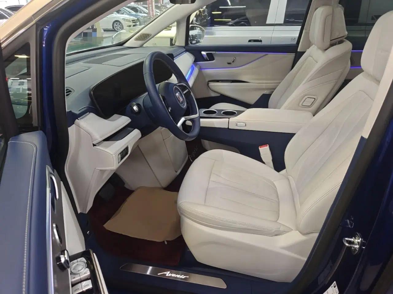 Buick GL8 New Energy 2024 Lu Zun Luxury Edition 7-Seater — миниатюра 23