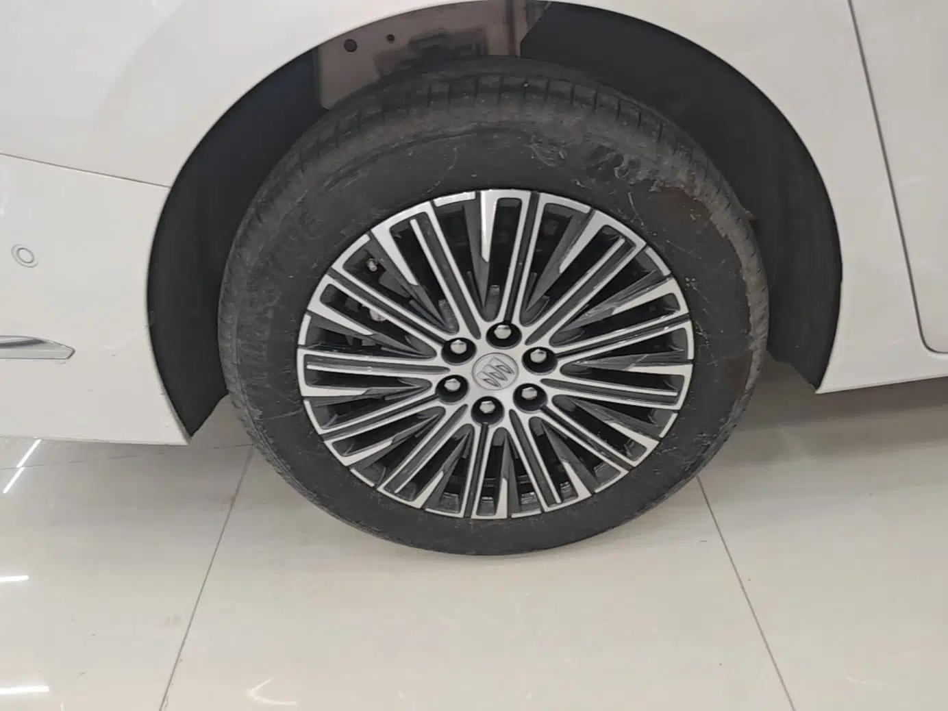 Buick GL8 New Energy 2024 Lu Zun Luxury Edition 7-Seater — миниатюра 11