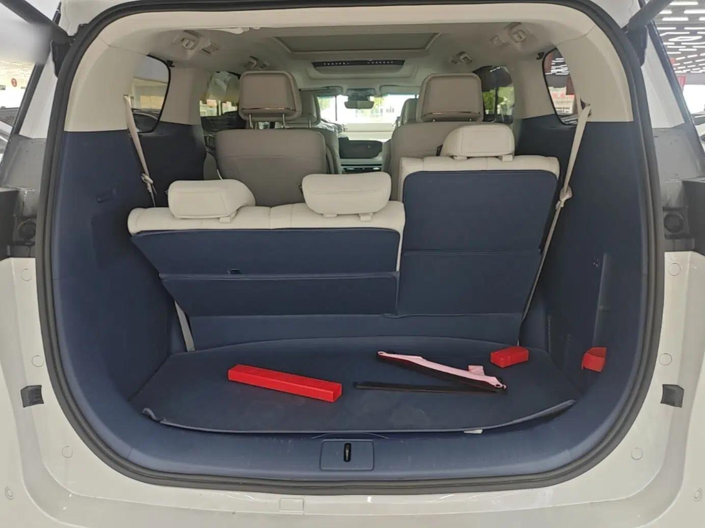 Buick GL8 New Energy 2024 Lu Zun Luxury Edition 7-Seater — миниатюра 22