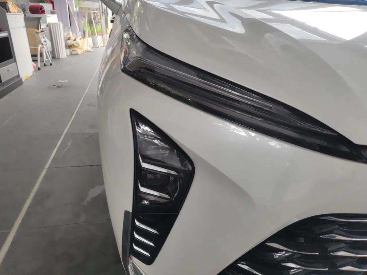 Buick GL8 New Energy 2024 Lu Zun Luxury Edition 7-Seater — миниатюра 7