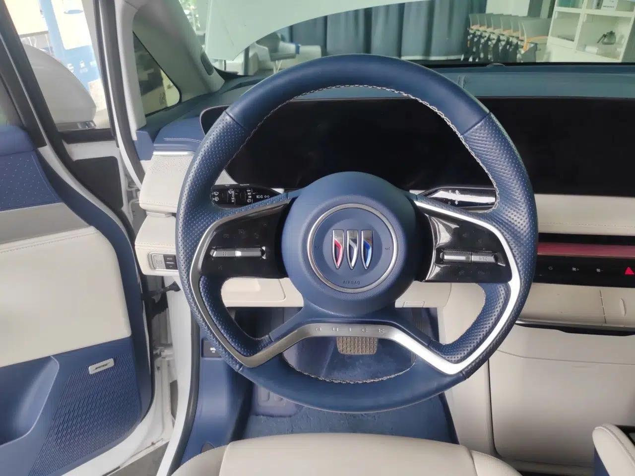 Buick GL8 New Energy 2024 Lu Zun Luxury Edition 7-Seater — миниатюра 10