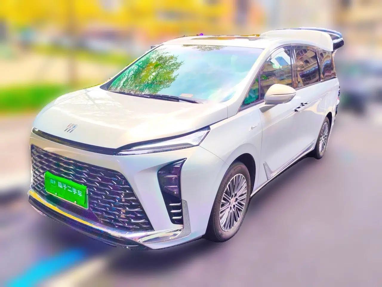 Buick GL8 New Energy 2024 Lu Zun Deluxe Edition 7-Seater — миниатюра 1