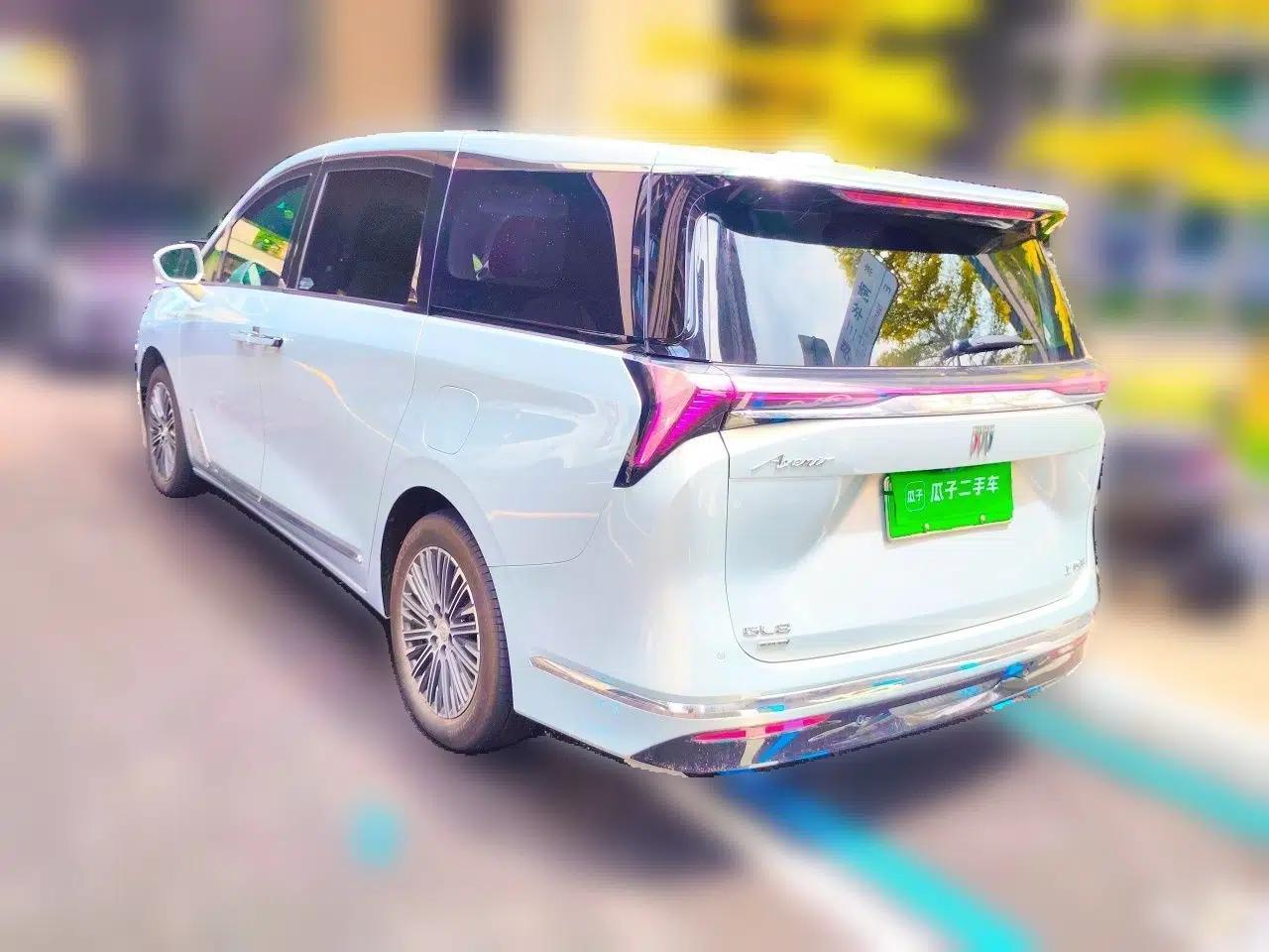 Buick GL8 New Energy 2024 Lu Zun Deluxe Edition 7-Seater — миниатюра 4