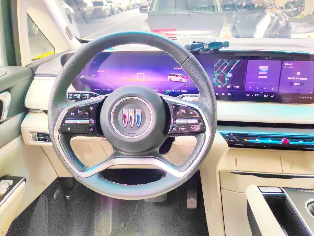 Buick GL8 New Energy 2024 Lu Zun Deluxe Edition 7-Seater — миниатюра 10