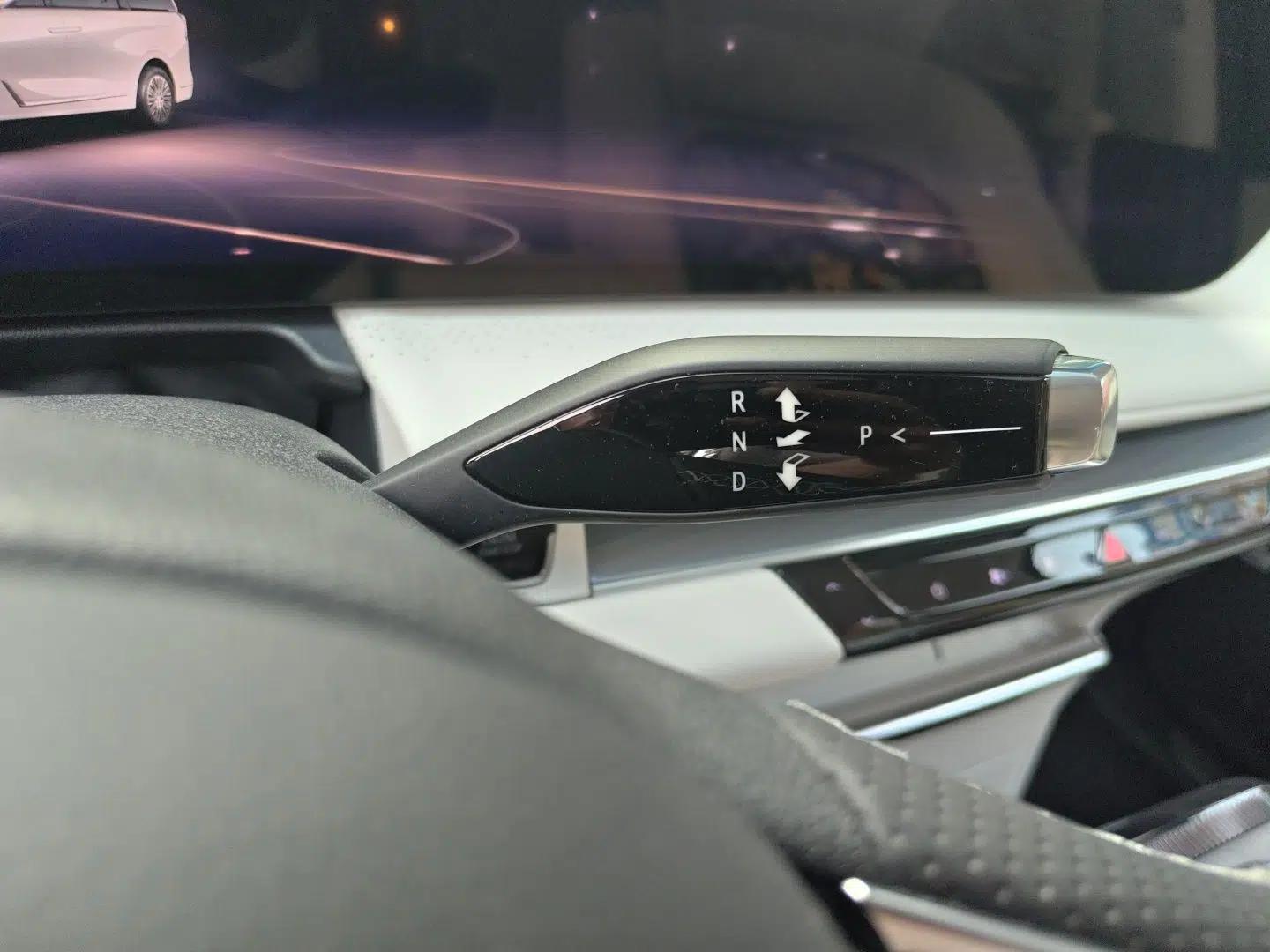 Buick GL8 New Energy 2024 Lu Zun Deluxe Edition 7-Seater — миниатюра 14
