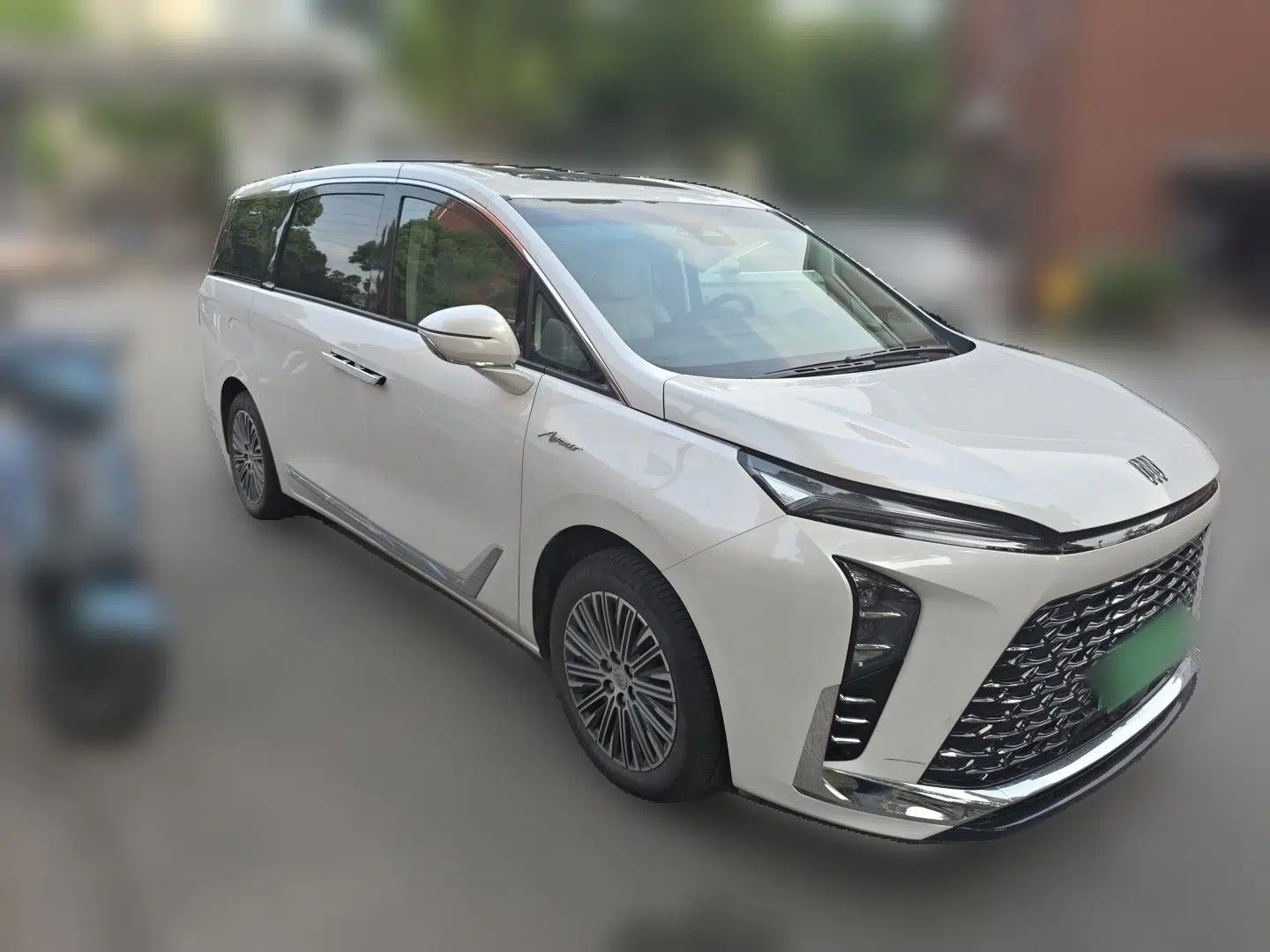 Buick GL8 New Energy 2024 Lu Zun Deluxe Edition 7-Seater — миниатюра 3