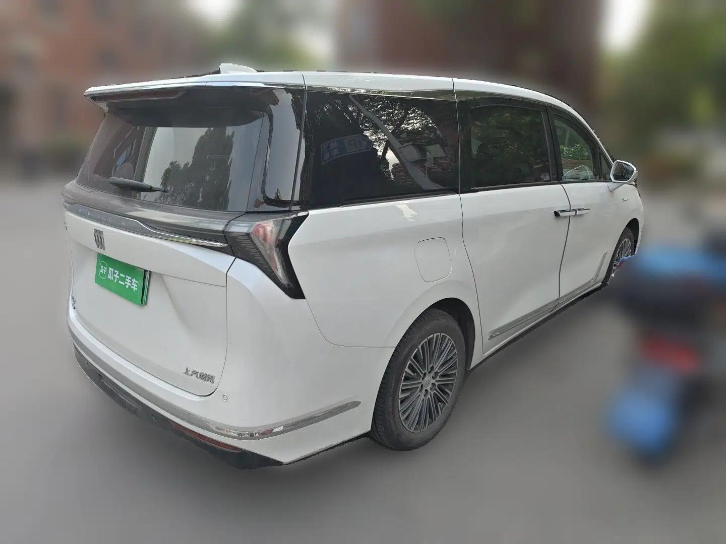 Buick GL8 New Energy 2024 Lu Zun Deluxe Edition 7-Seater — миниатюра 6