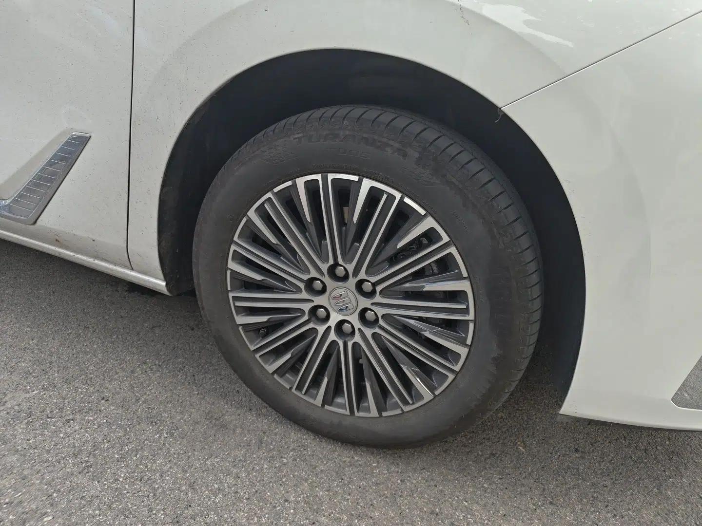 Buick GL8 New Energy 2024 Lu Zun Deluxe Edition 7-Seater — миниатюра 8