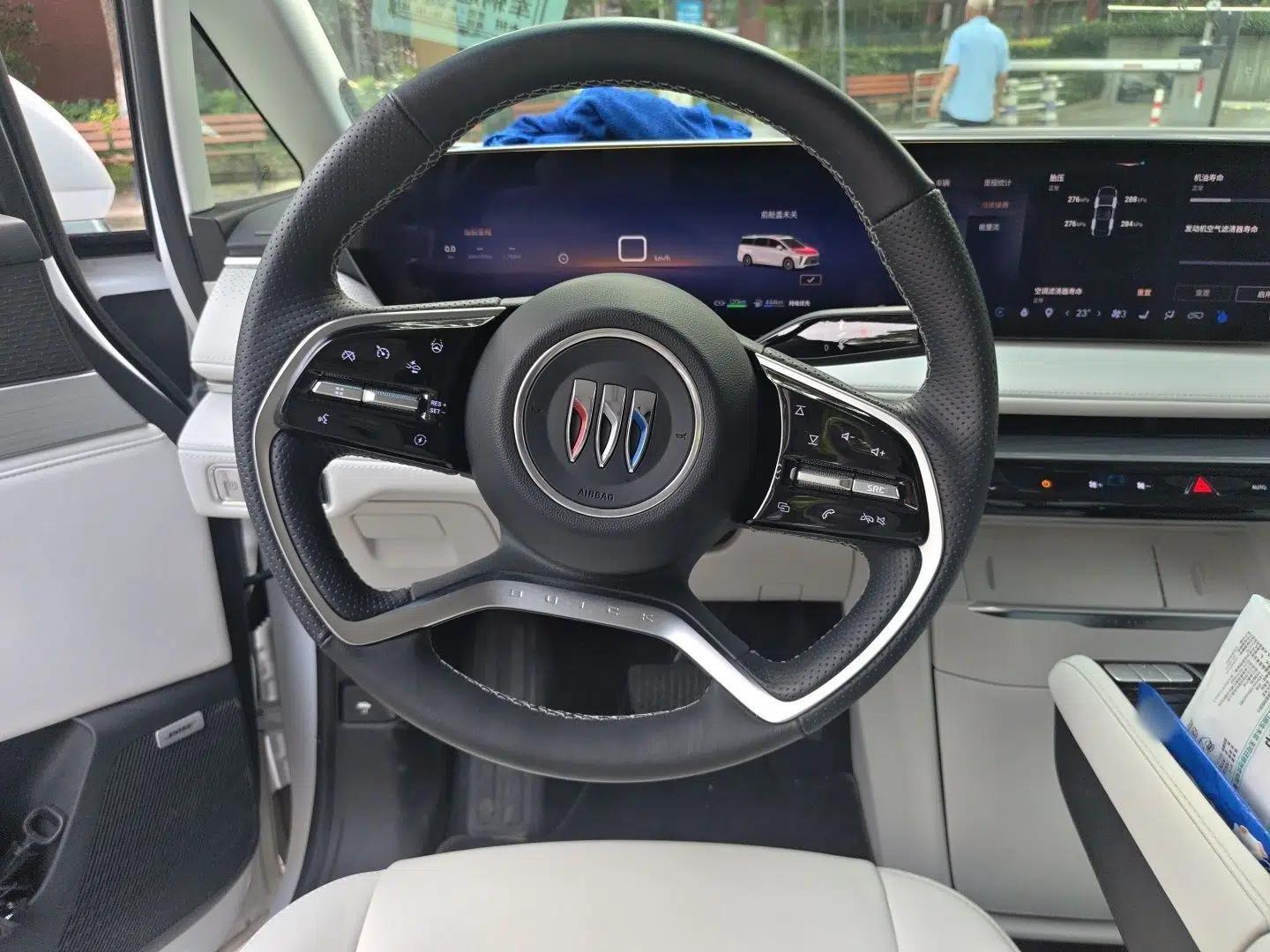 Buick GL8 New Energy 2024 Lu Zun Deluxe Edition 7-Seater — миниатюра 10