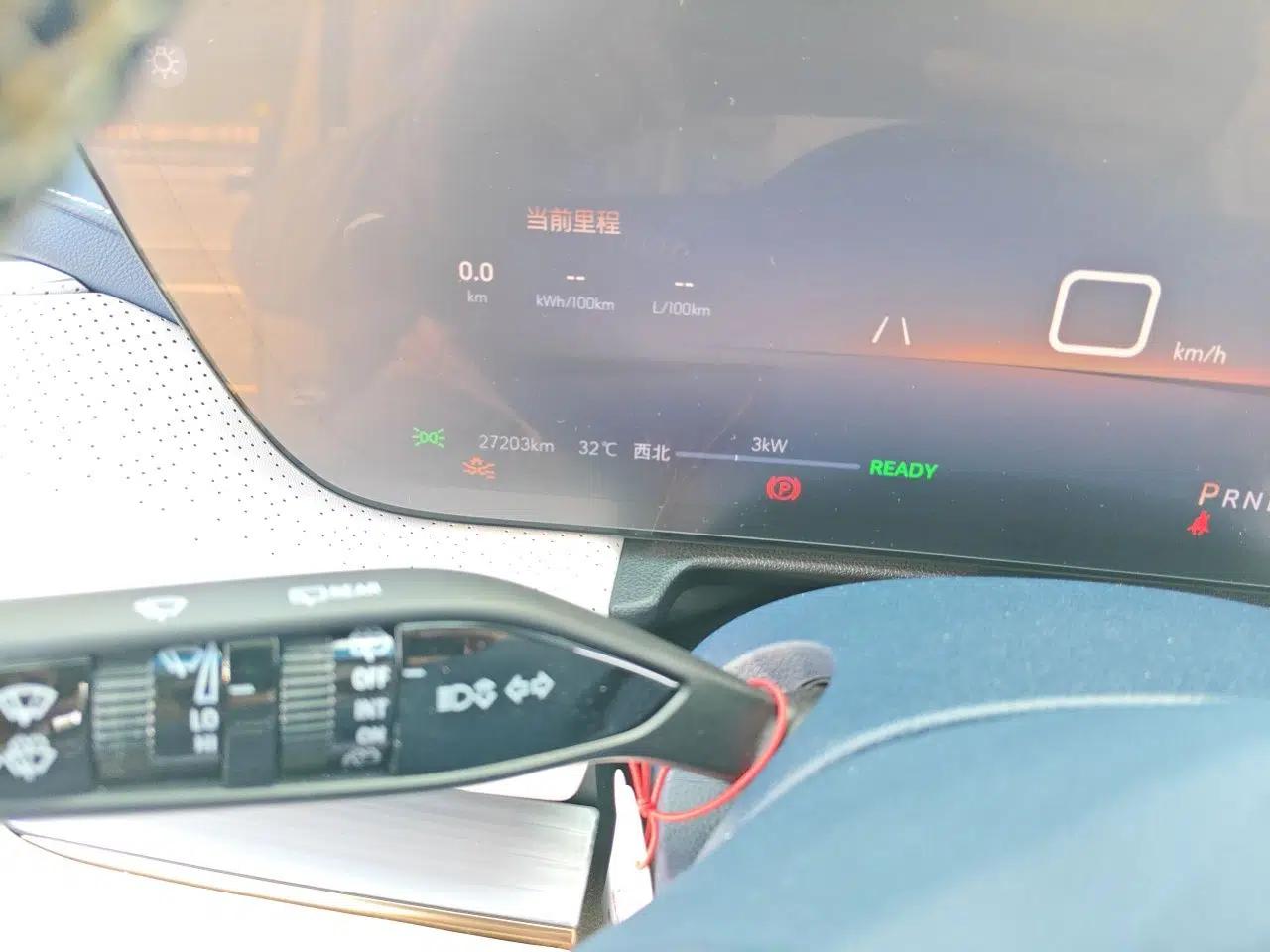 Buick GL8 New Energy 2024 Lu Zun Luxury Edition 7-Seater — миниатюра 12