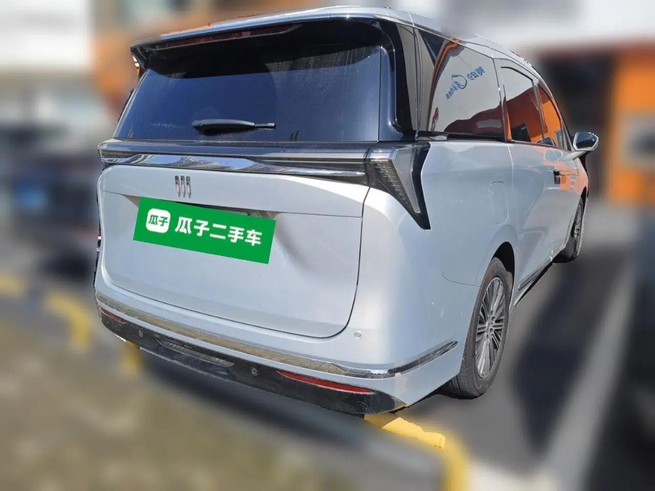 Buick GL8 New Energy 2024 Lu Zun Luxury Edition 7-Seater — миниатюра 6