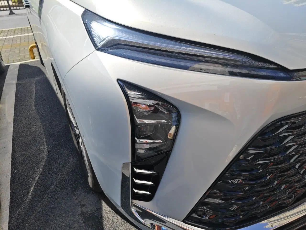 Buick GL8 New Energy 2024 Lu Zun Luxury Edition 7-Seater — миниатюра 7