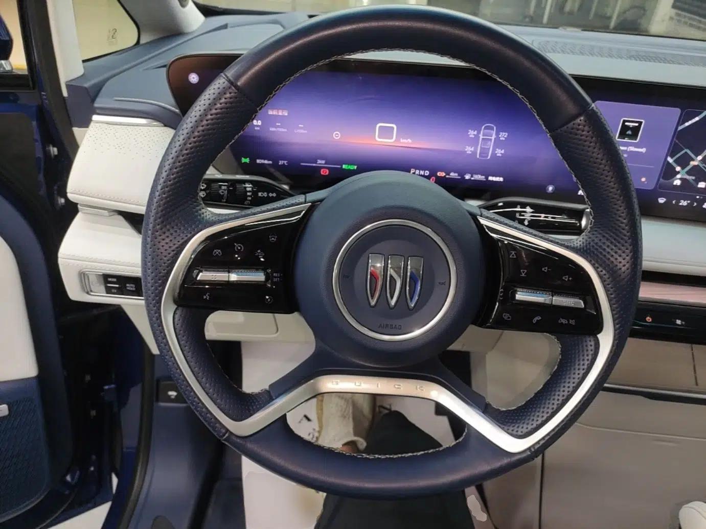 Buick GL8 New Energy 2024 Lu Zun Luxury Edition 6-Seater — миниатюра 13