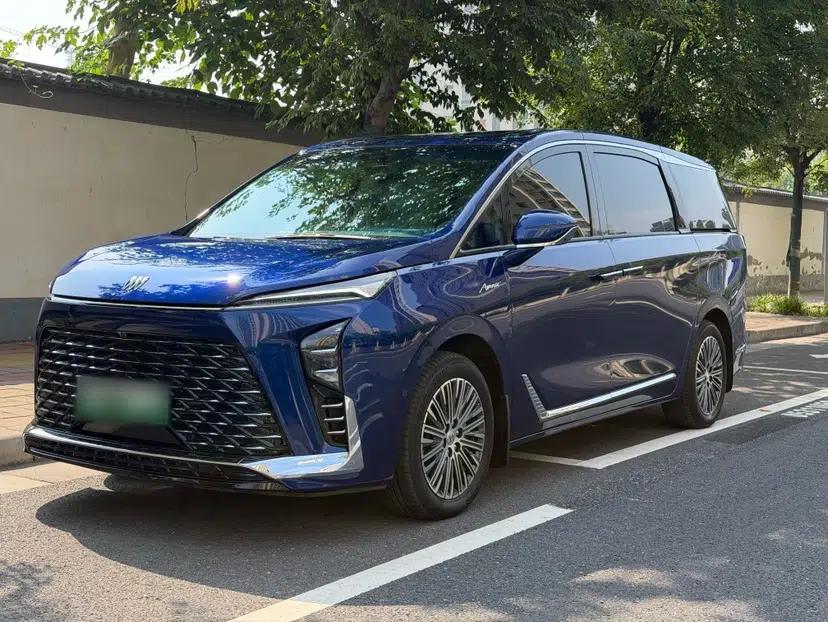 Buick GL8 New Energy 2024 Lu Zun Luxury Edition 6-Seater — миниатюра 1