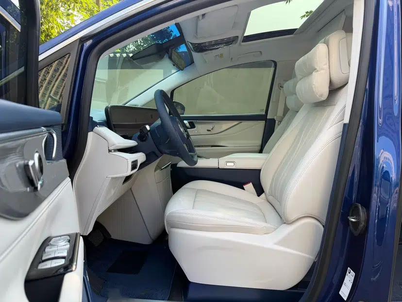 Buick GL8 New Energy 2024 Lu Zun Luxury Edition 6-Seater — миниатюра 34