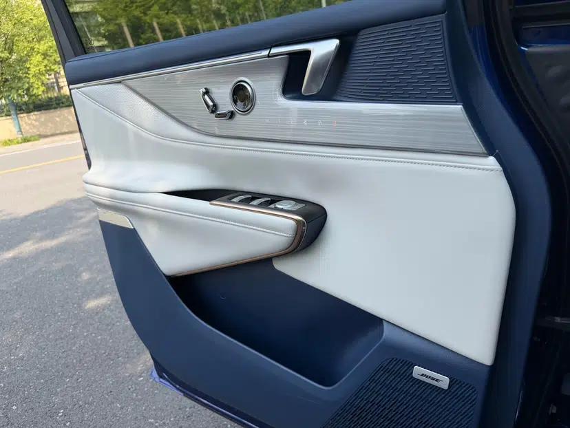 Buick GL8 New Energy 2024 Lu Zun Luxury Edition 6-Seater — миниатюра 39