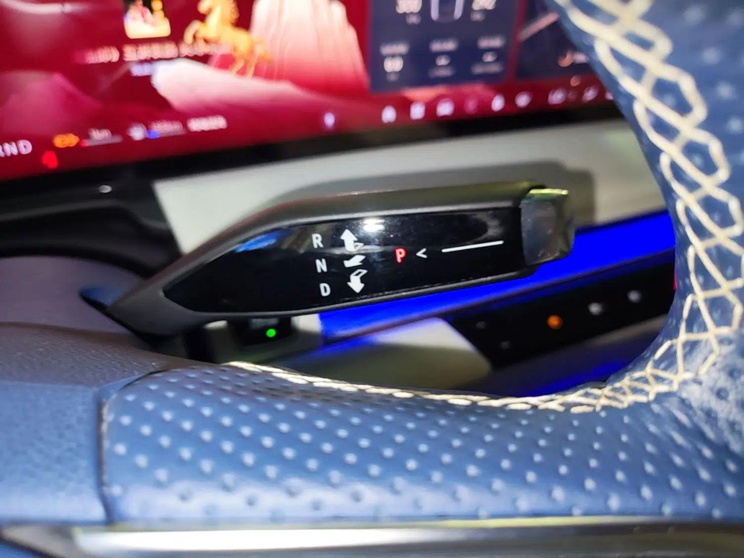 Buick GL8 New Energy 2024 Lu Zun Luxury Edition 7-Seater — миниатюра 21