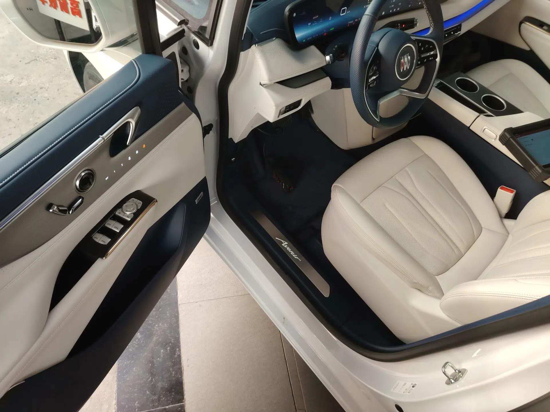 Buick GL8 New Energy 2024 Lu Zun Luxury Edition 7-Seater — миниатюра 18