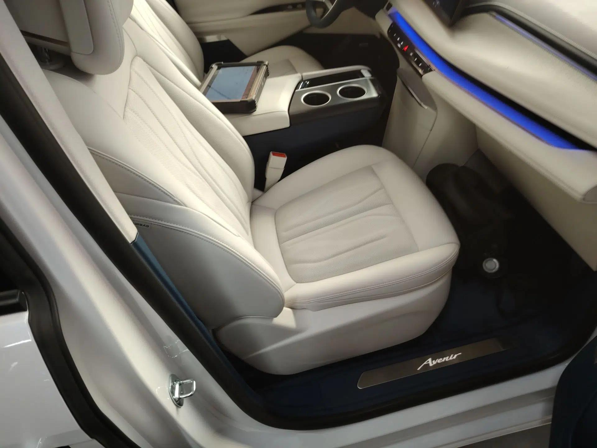 Buick GL8 New Energy 2024 Lu Zun Luxury Edition 7-Seater — миниатюра 19