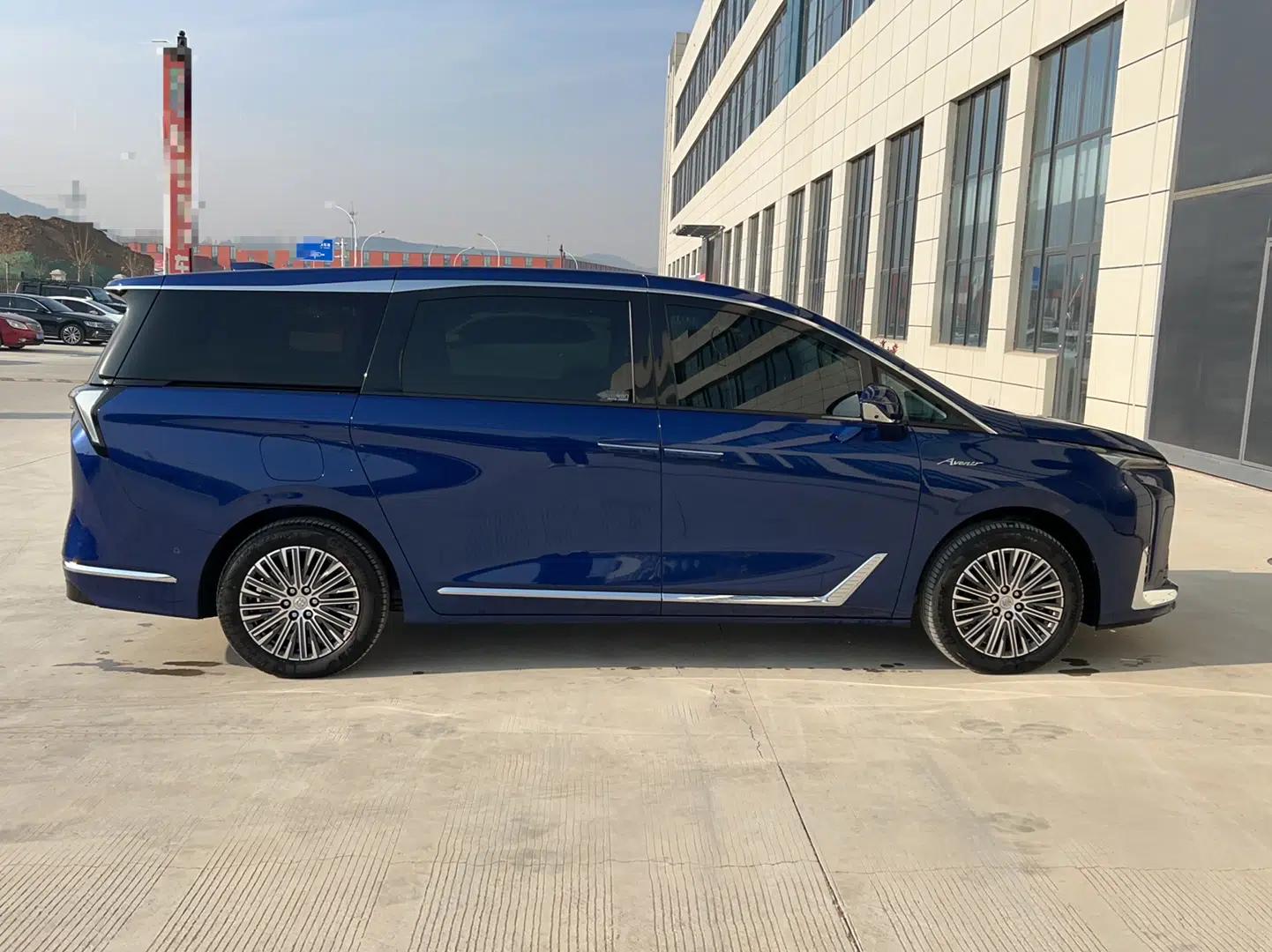 Buick GL8 New Energy 2024 Lu Zun Luxury Edition 7-Seater — миниатюра 3