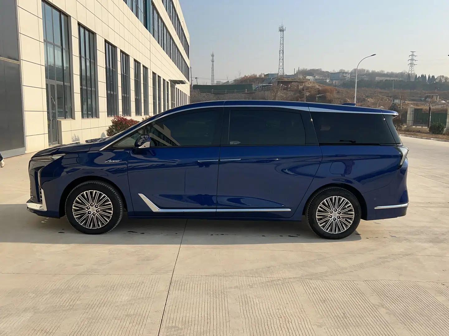 Buick GL8 New Energy 2024 Lu Zun Luxury Edition 7-Seater — миниатюра 6