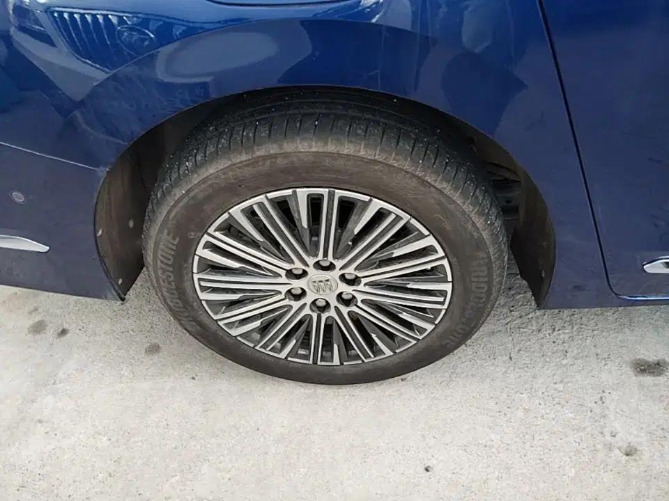 Buick GL8 New Energy 2024 Lu Zun Luxury Edition 6-Seater — миниатюра 16