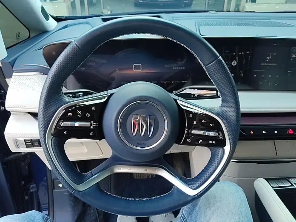 Buick GL8 New Energy 2024 Lu Zun Luxury Edition 6-Seater — миниатюра 18