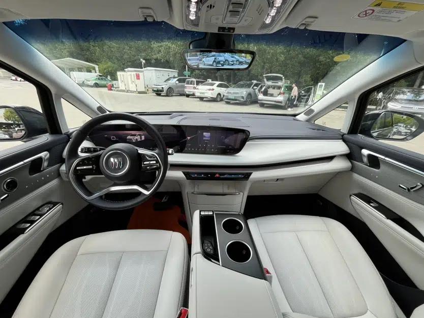 Buick GL8 New Energy 2026 Model Lu Zun Luxury Edition — миниатюра 42
