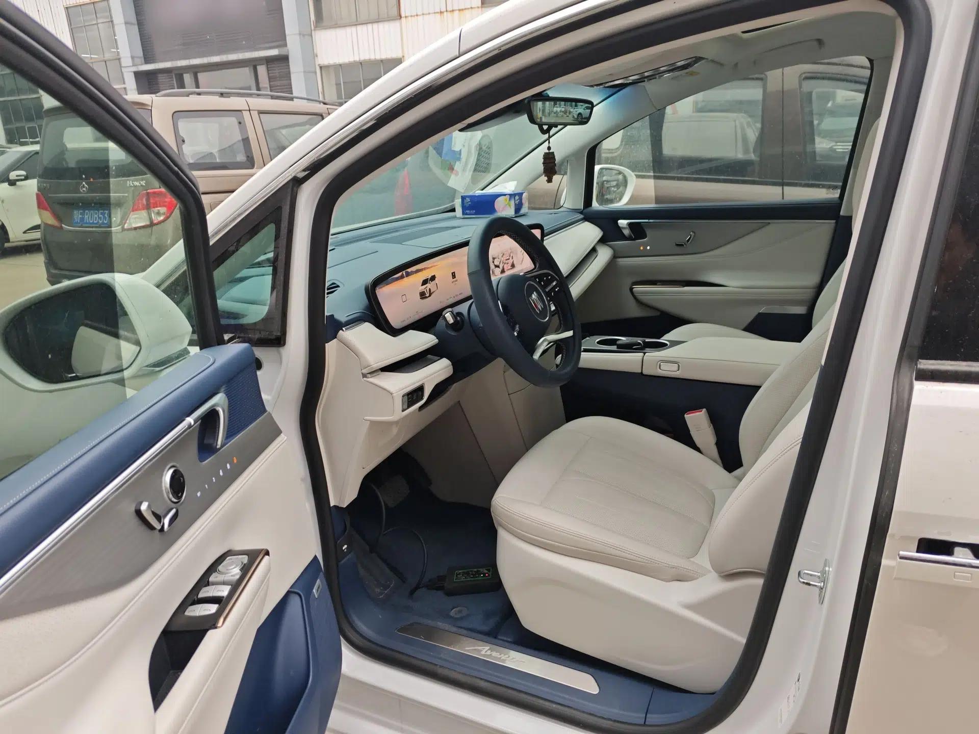 Buick GL8 New Energy 2024 Lu Zun Luxury Edition 7-Seater — миниатюра 18