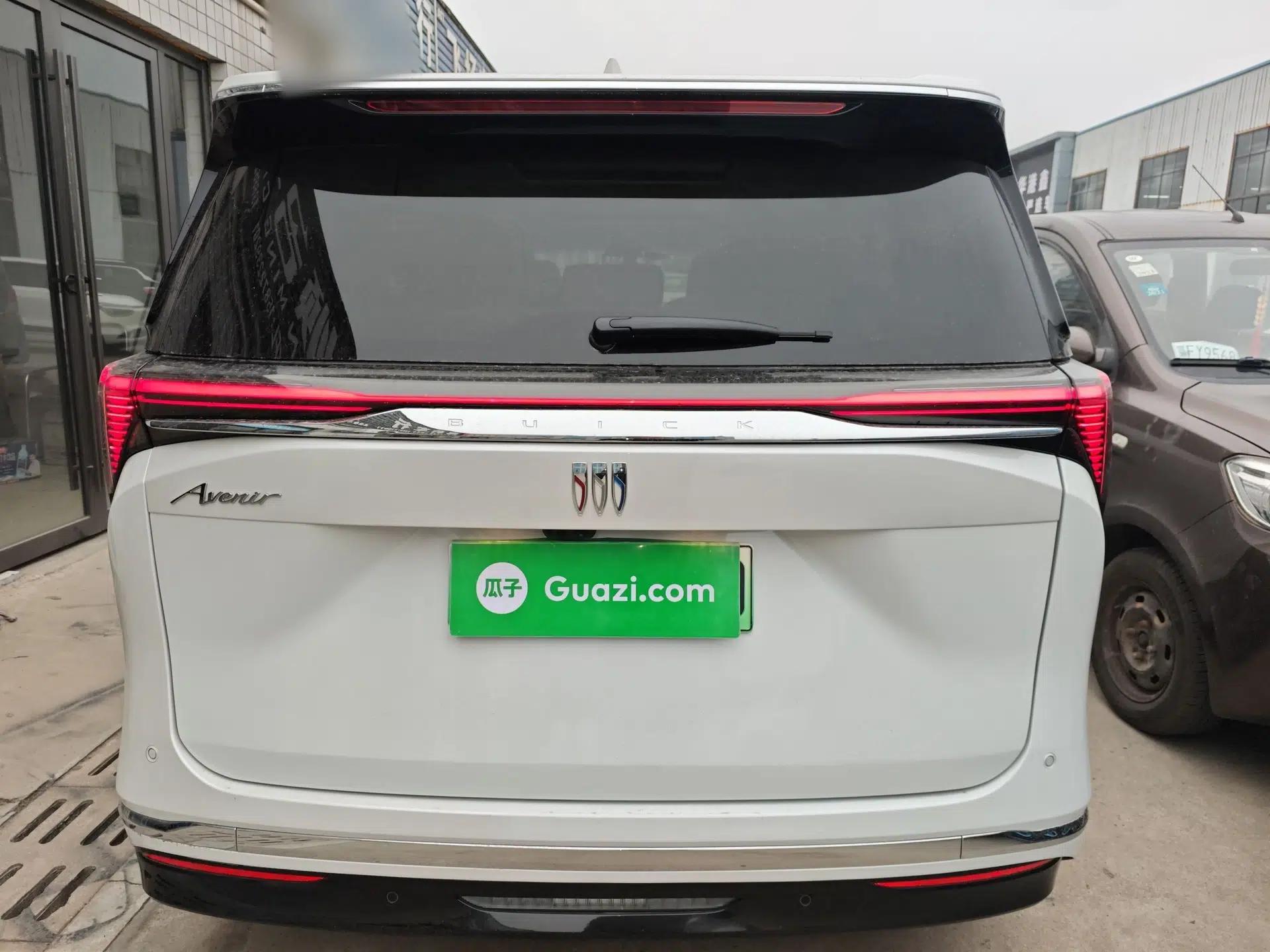Buick GL8 New Energy 2024 Lu Zun Luxury Edition 7-Seater — миниатюра 3