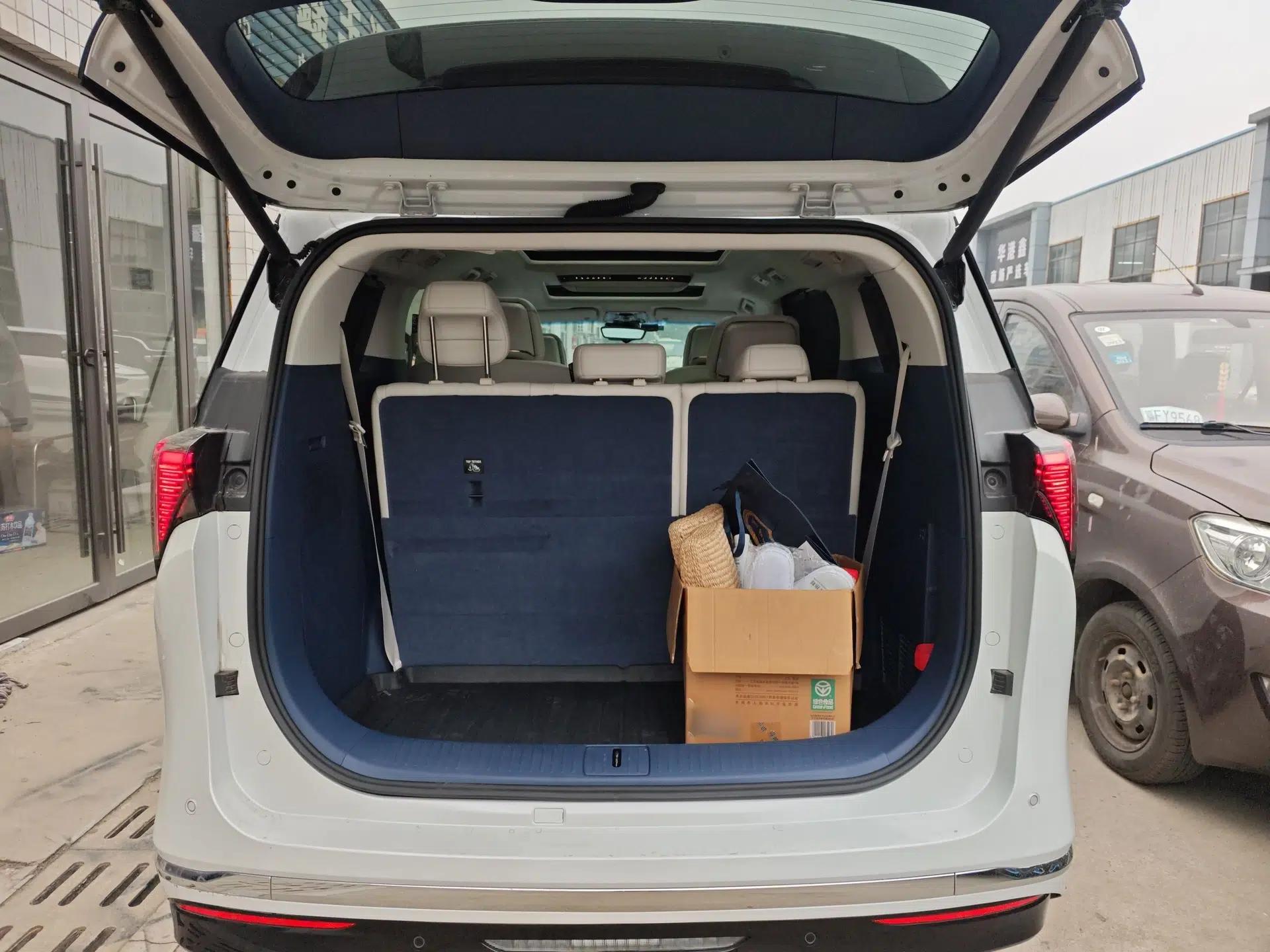 Buick GL8 New Energy 2024 Lu Zun Luxury Edition 7-Seater — миниатюра 22