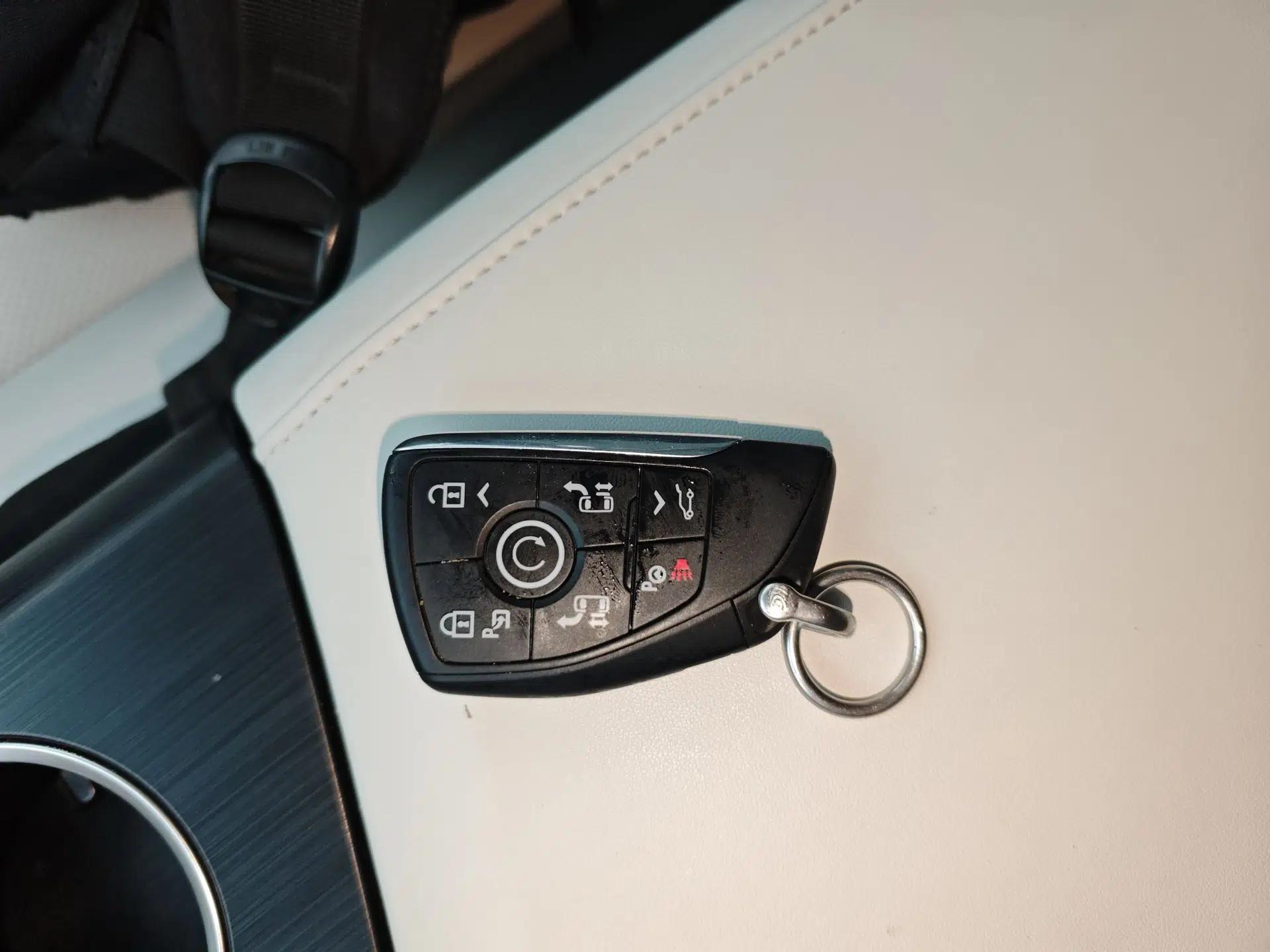 Buick GL8 New Energy 2024 Lu Zun Luxury Edition 7-Seater — миниатюра 23
