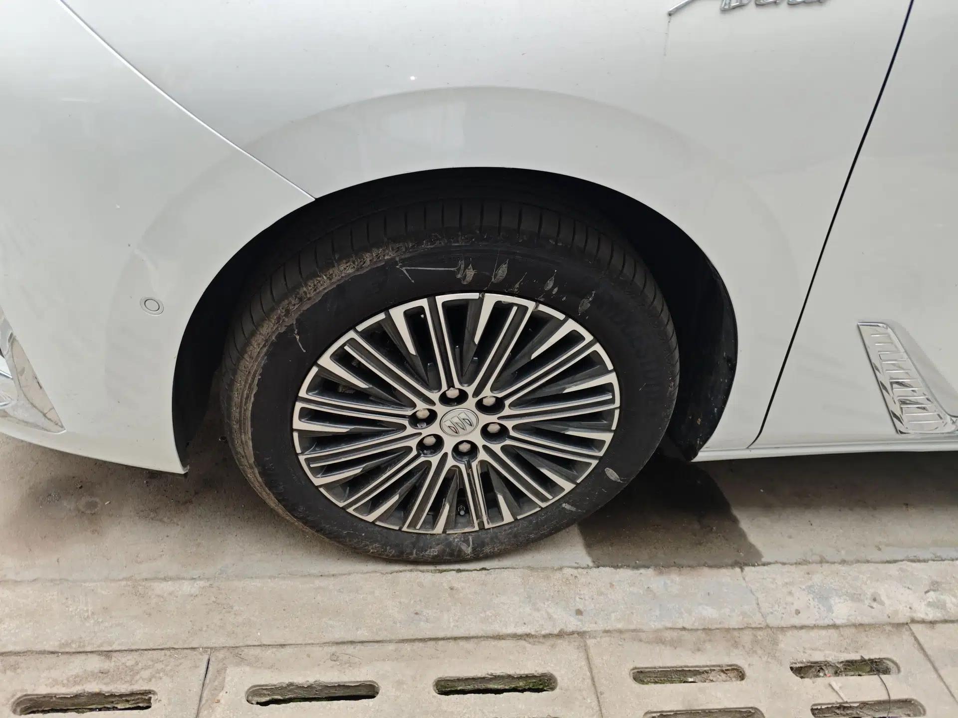 Buick GL8 New Energy 2024 Lu Zun Luxury Edition 7-Seater — миниатюра 10