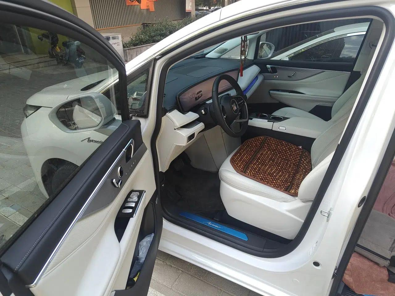 Buick GL8 New Energy 2024 Lu Zun Luxury Edition 7-Seater — миниатюра 16
